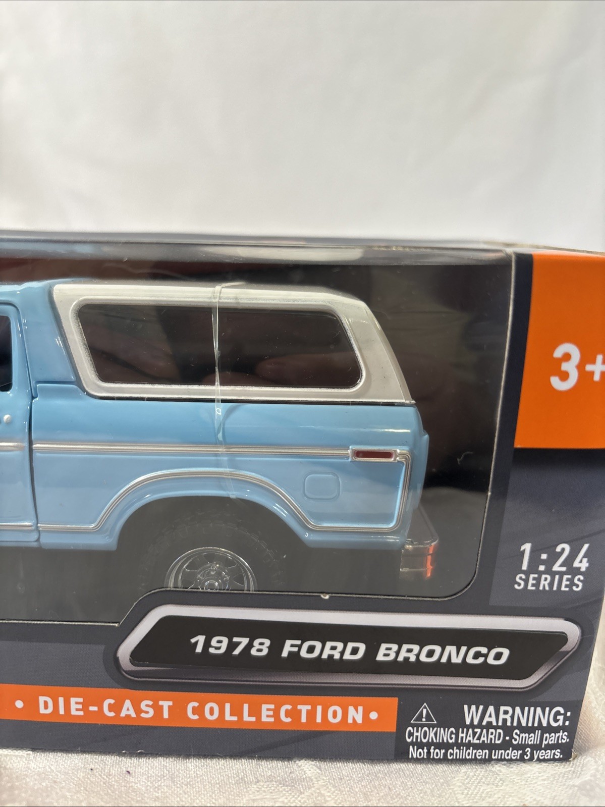 1978 Ford Bronco Custom Light Blue and White “Timeless Legends” Series 1/24 Diec