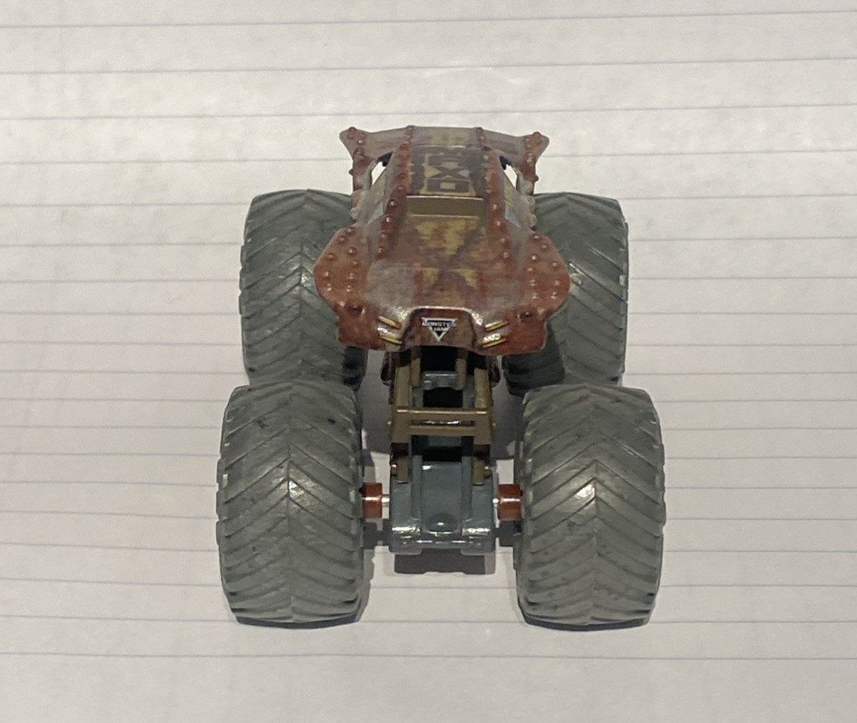 Spin Master Monster Jam MAX D Zombie Vs Hunter Truck New 1:64