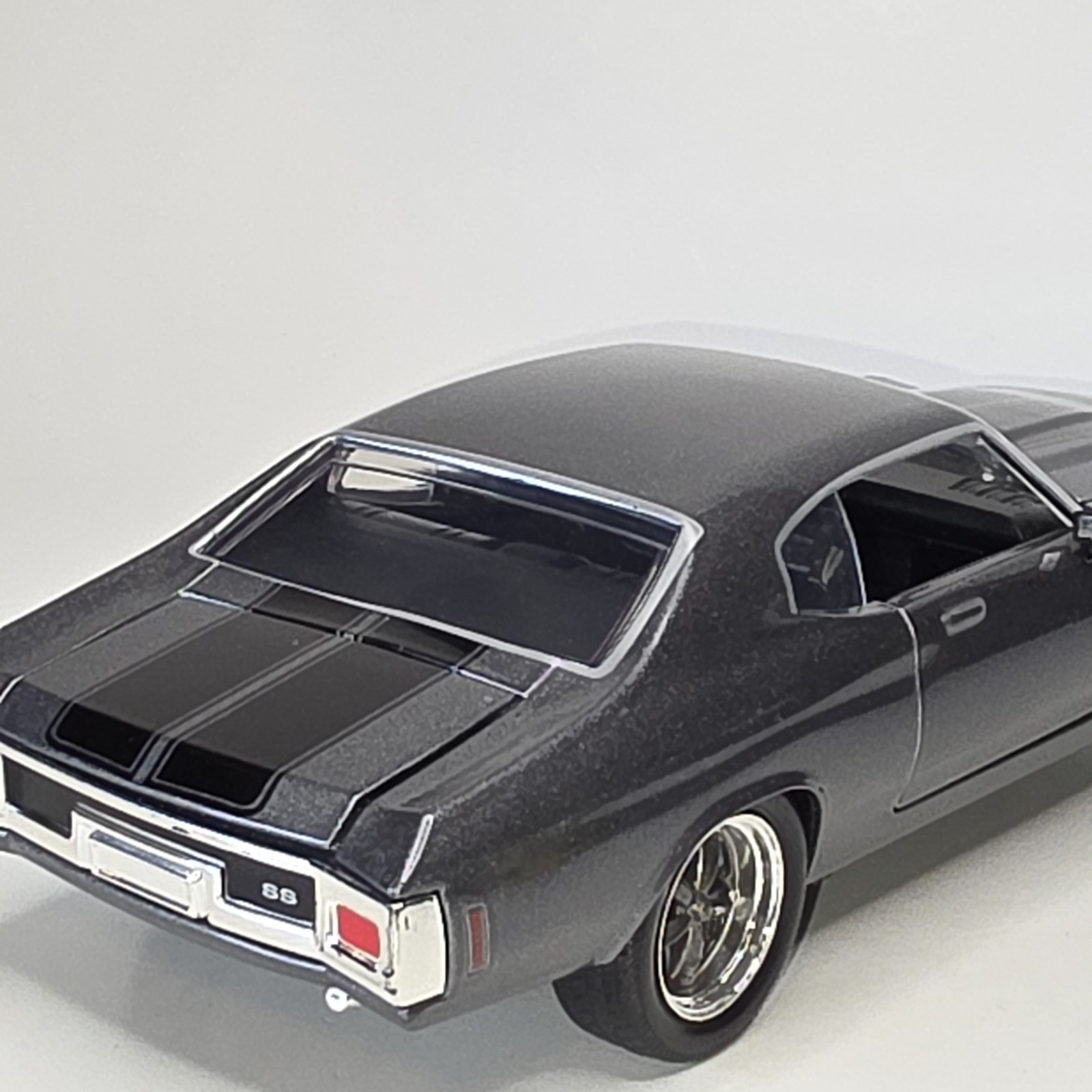 1970 Chevrolet Chevelle SS 454 Limited Edition 1:24 Premium Diecast Model Car