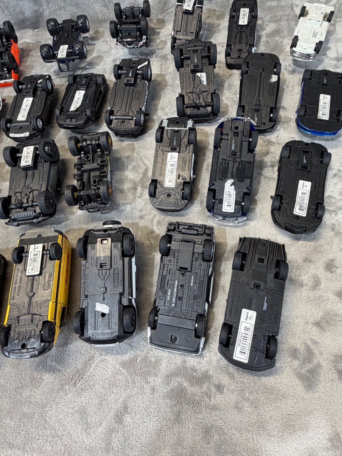 Lot of (32) Diecast KINSMART & Other Pull Back Car ~ GREAT STARTER COLLECTION~