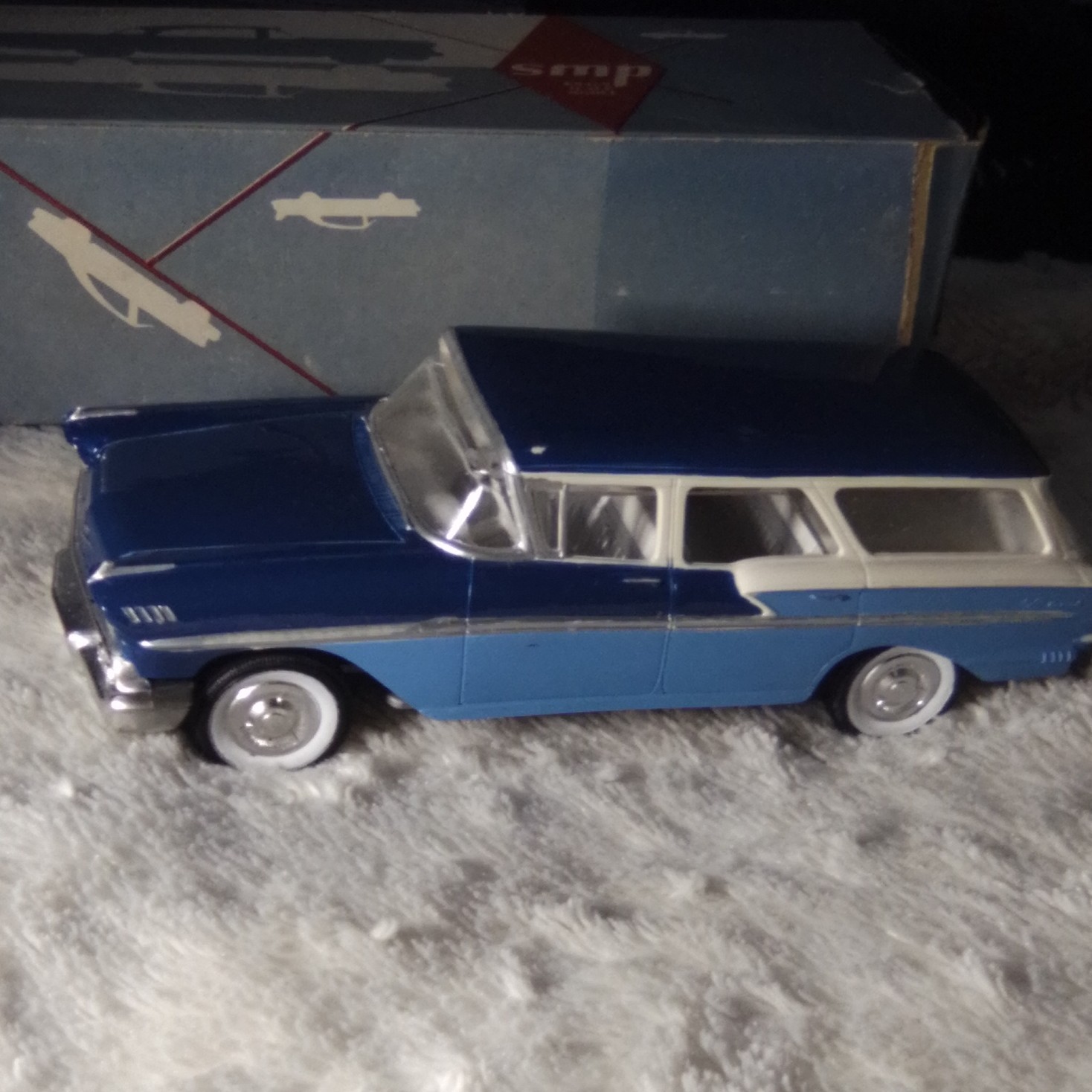 SMP Exact Scale Series 1:43 1958 Chevrolet Station Wagon Diecast Blue/White Box