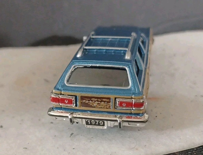 Motor Max American Graffiti 1:64 Scale 1979 Chrysler LeBaron (Rare Blue)