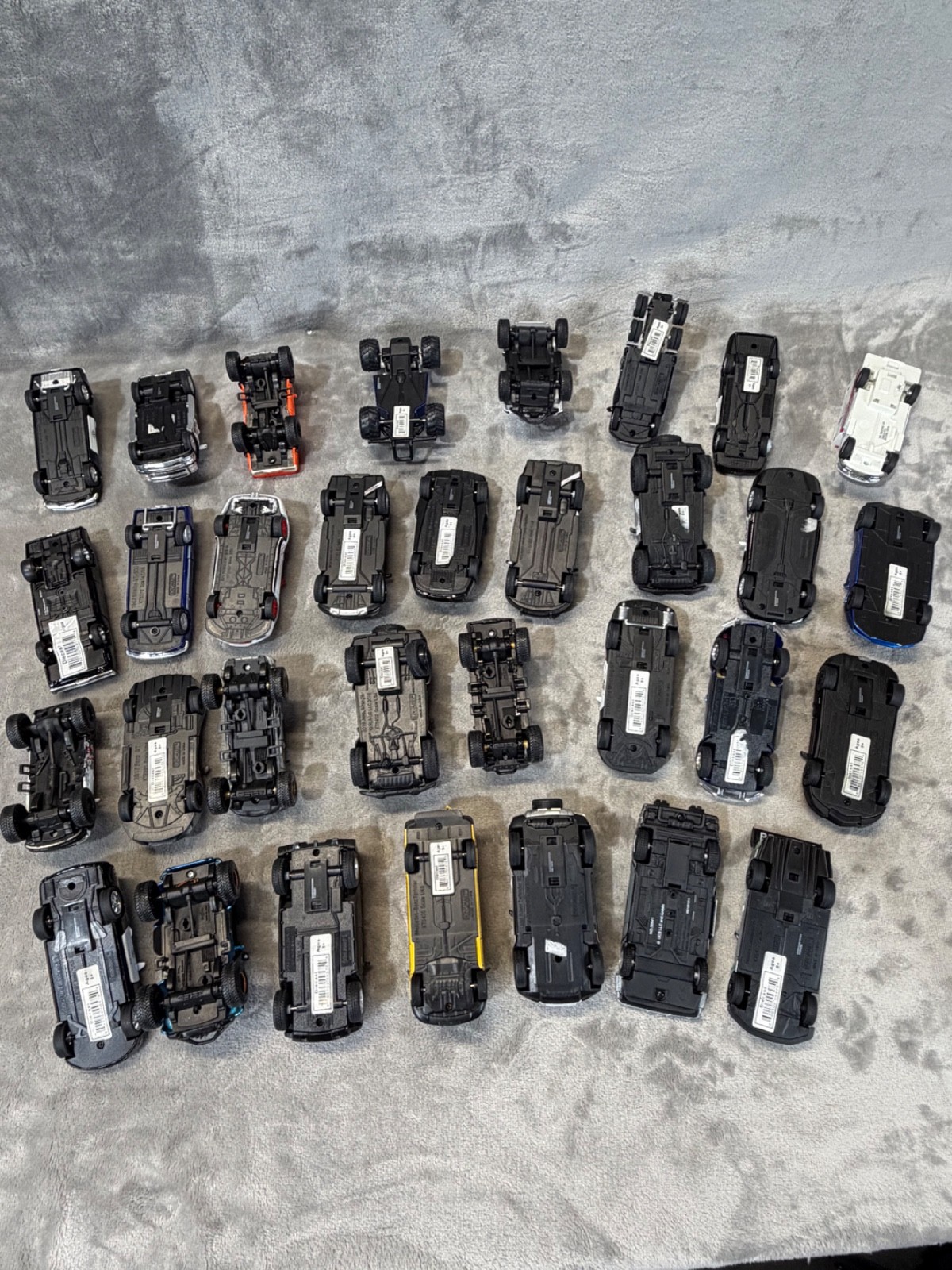 Lot of (32) Diecast KINSMART & Other Pull Back Car ~ GREAT STARTER COLLECTION~
