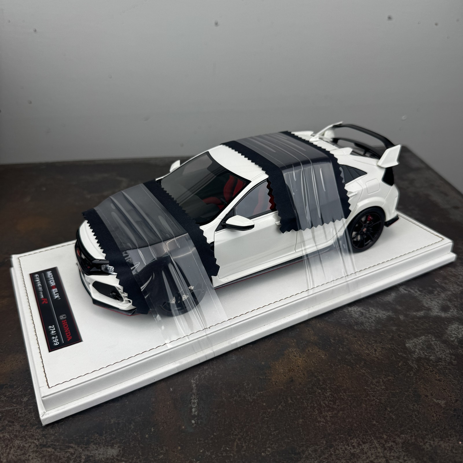 MOTORHELIX 2017 Honda Civic Type R 1:18 Model Vehicle w/ Box WHITE LTD to 299