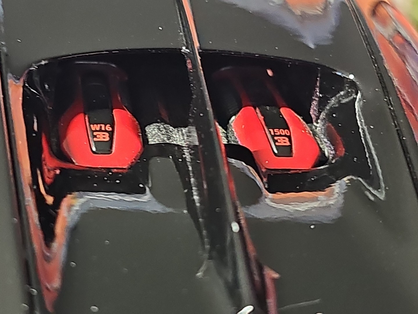 Bburago Black And Red Bugatti Chiron 1:18 Diecast Car NO BOX