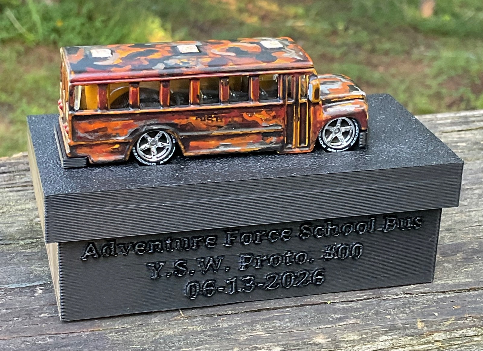 1/64 Custom School Bus Adventure Force Slammed Real Riders Patina Rust Rat Rod