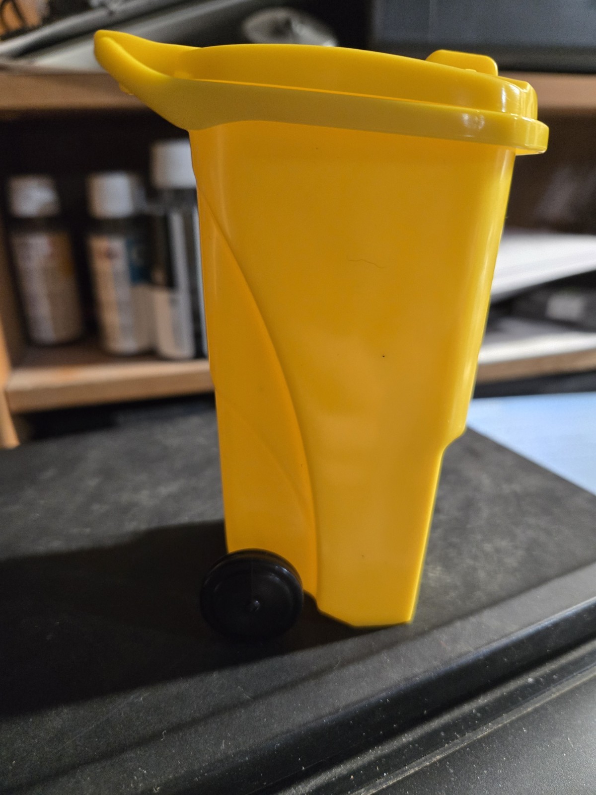 Rehrig Mini Waste Management Trash Cart Desk Yelliw 100 Ml Replica