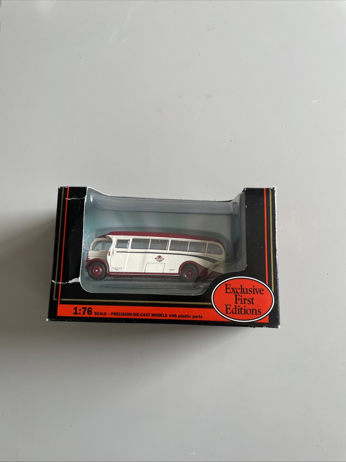 EFE 26802 Leyland 1/76 OO Scale Scout Motor Services Cream & Maroon Coach Boxed.