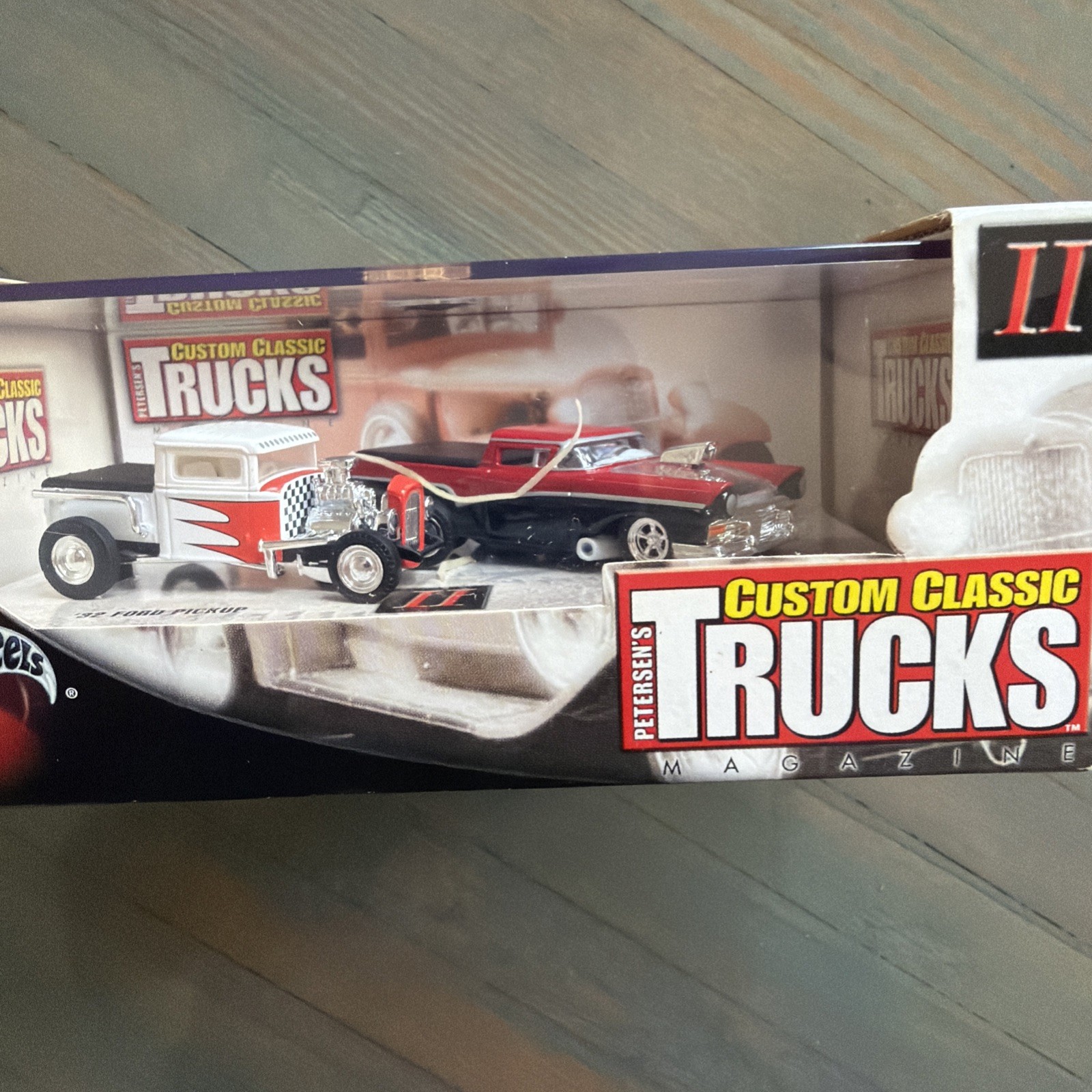 Hot Wheels Petersen’s Custom Classic Trucks ’32 Ford Pickup & ’57 Ranchero 1/64