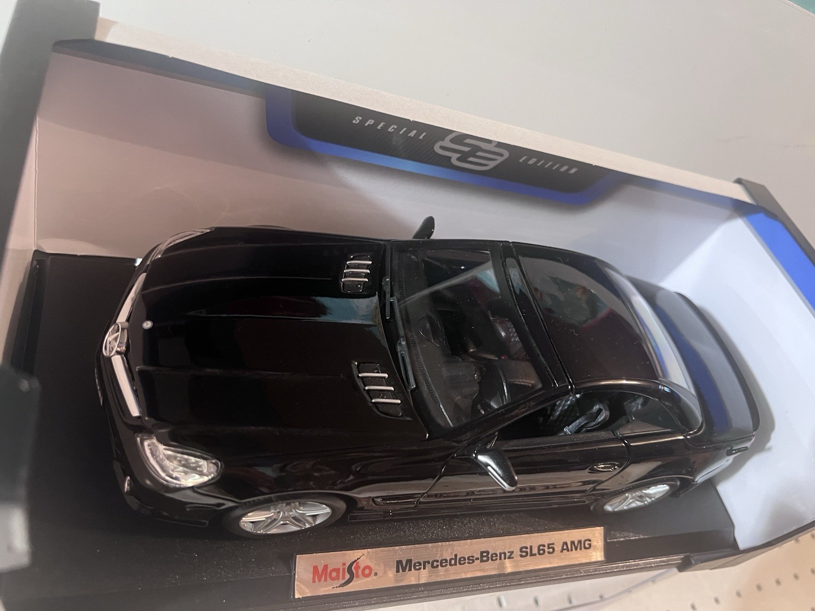 Maisto Special Edition 1:18 Mercedes-Benz SL65 AMG Diecast Car Black Open