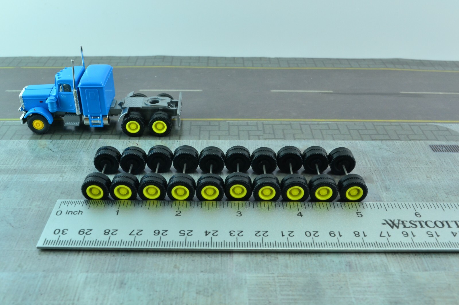 Herpa 10 Yellow Rim DOUBLE Wheel Sets Tractor Unit Trucks Trailers 1/87 (HO5071)