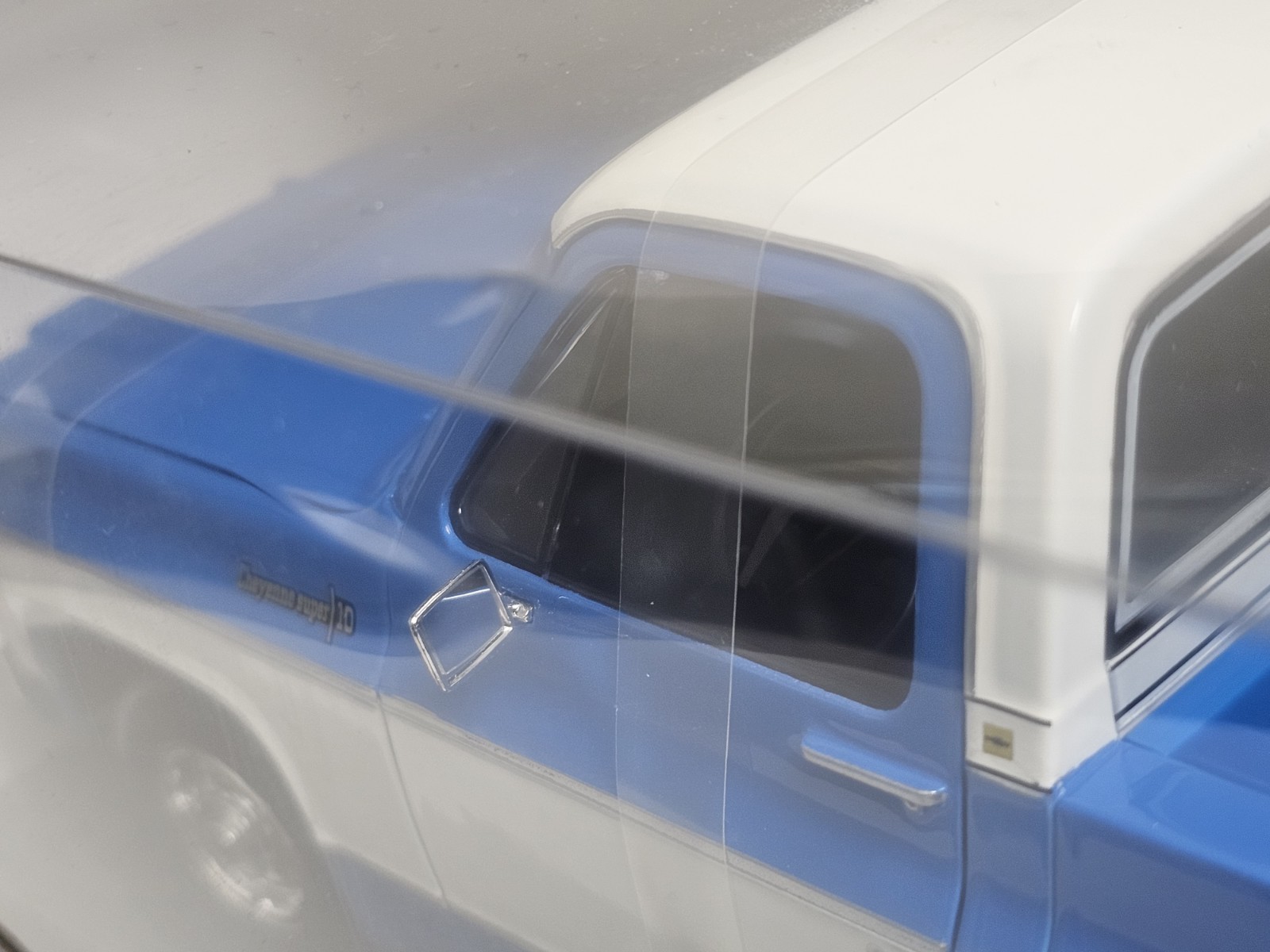 Maisto 1:18 1974 Chevrolet C10 Cheyenne Super Blue White Pickup Truck NIB