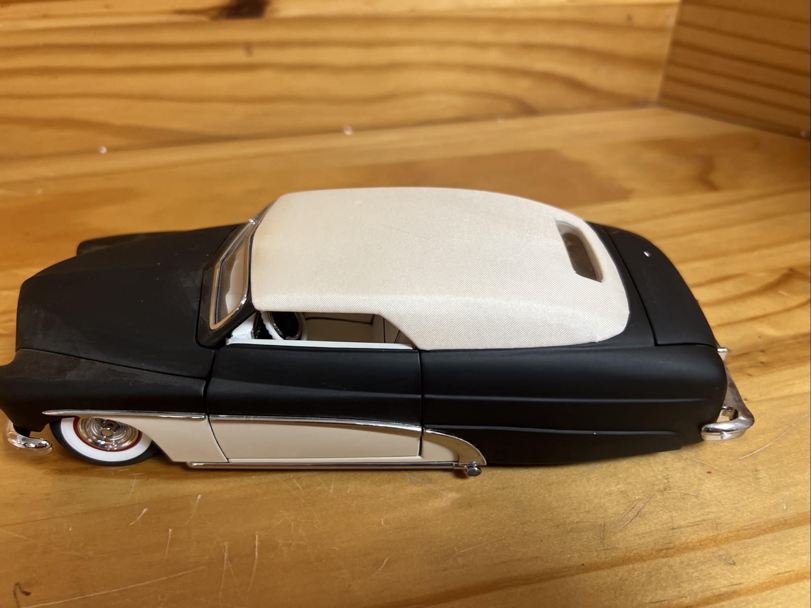 1951 Mercury Custom 2 Door Coupe Black Suede/Wimbledon White Danbury Diecast