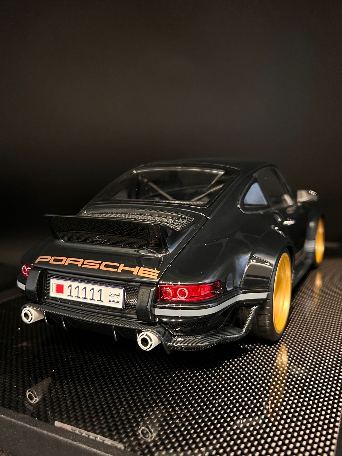 Porsche 911 Singer DLS (Black) [IVY Model] 1:12 scale