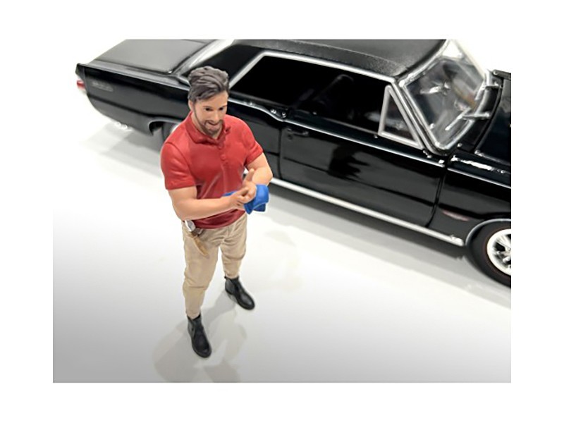 “MUSCLE MECHANICS” FIGURE #2 FOR 1/18 SCALE MODELS BY AMERICAN DIORAMA AD-19202