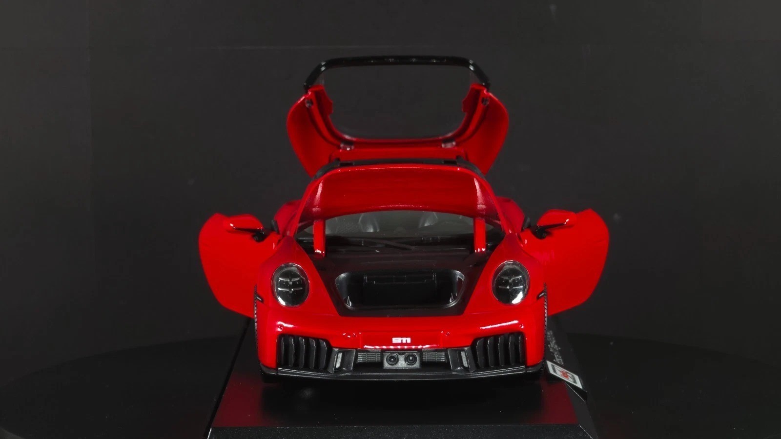 Porsche 911 Targa 4 GTS (992.2) 1:18 Maisto Exclusive Style Special Edition red