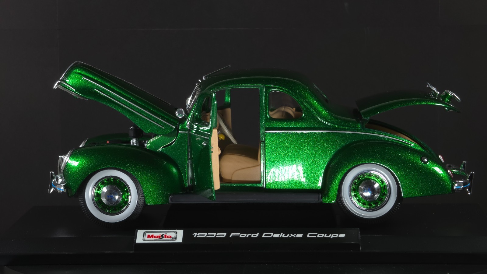 1939 Ford Deluxe Coupe 1:18 Maisto Exclusive Style Special Edition – Green