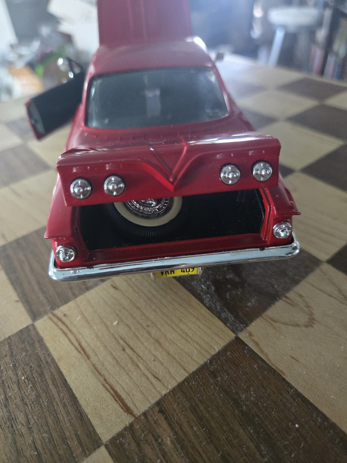 1961 Chevrolet Impala Lowrider Custom Model 1:24 Scale Diecast