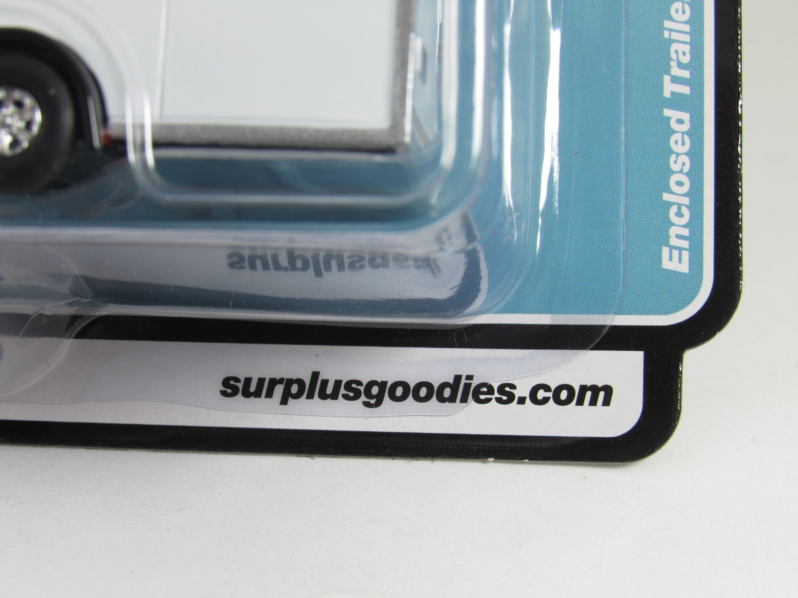 2026 Auto World 1:64 SURPLUSgoodies Exclusive: WHITE Car/Truck ENCLOSED TRAILER