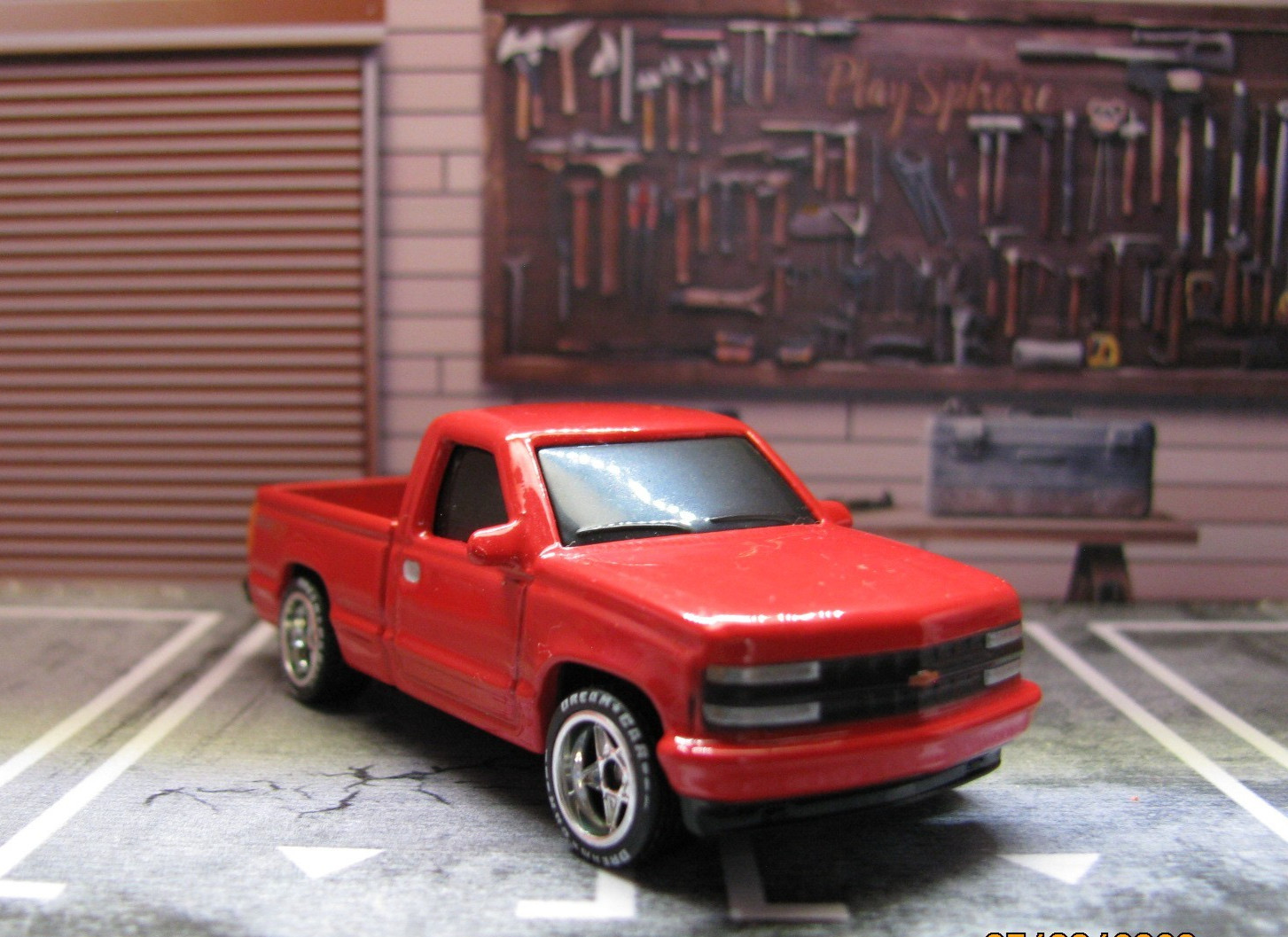 2025 Maisto 1993 Red Chevrolet 454 SS Pickup Truck, w/Real Riders Wheel Swap
