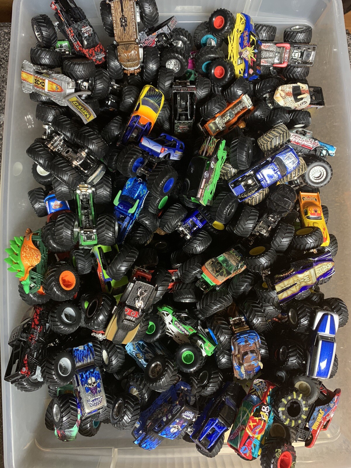 UNSEARCHED Lot of 12 Random Hot Wheels Monster Jam Monster Trucks 1:64 🔥🔥🔥