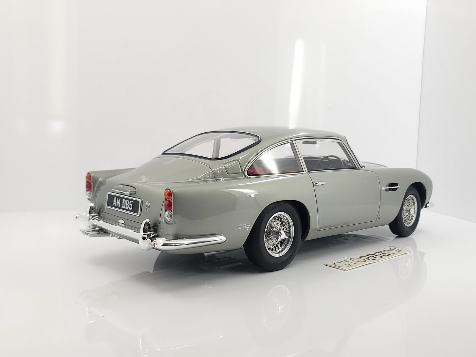 GT Spirit 1:12 scale Aston Martin DB5 1963 Silver(GT066)