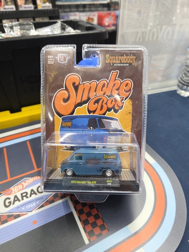 1973 CHEVROLET G10 VAN BLUE (RUSTED) 1/64 DIECAST M2 Machines Square body