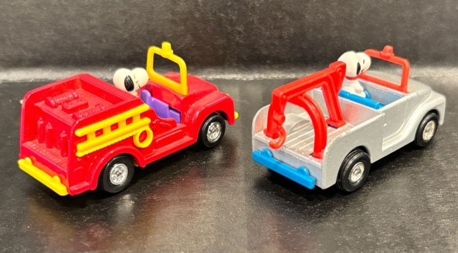 2 Aviva Diecast, SNOOPY FIRE TRUCK / SNOOPY TOW TRUCK (Peanuts Gang)