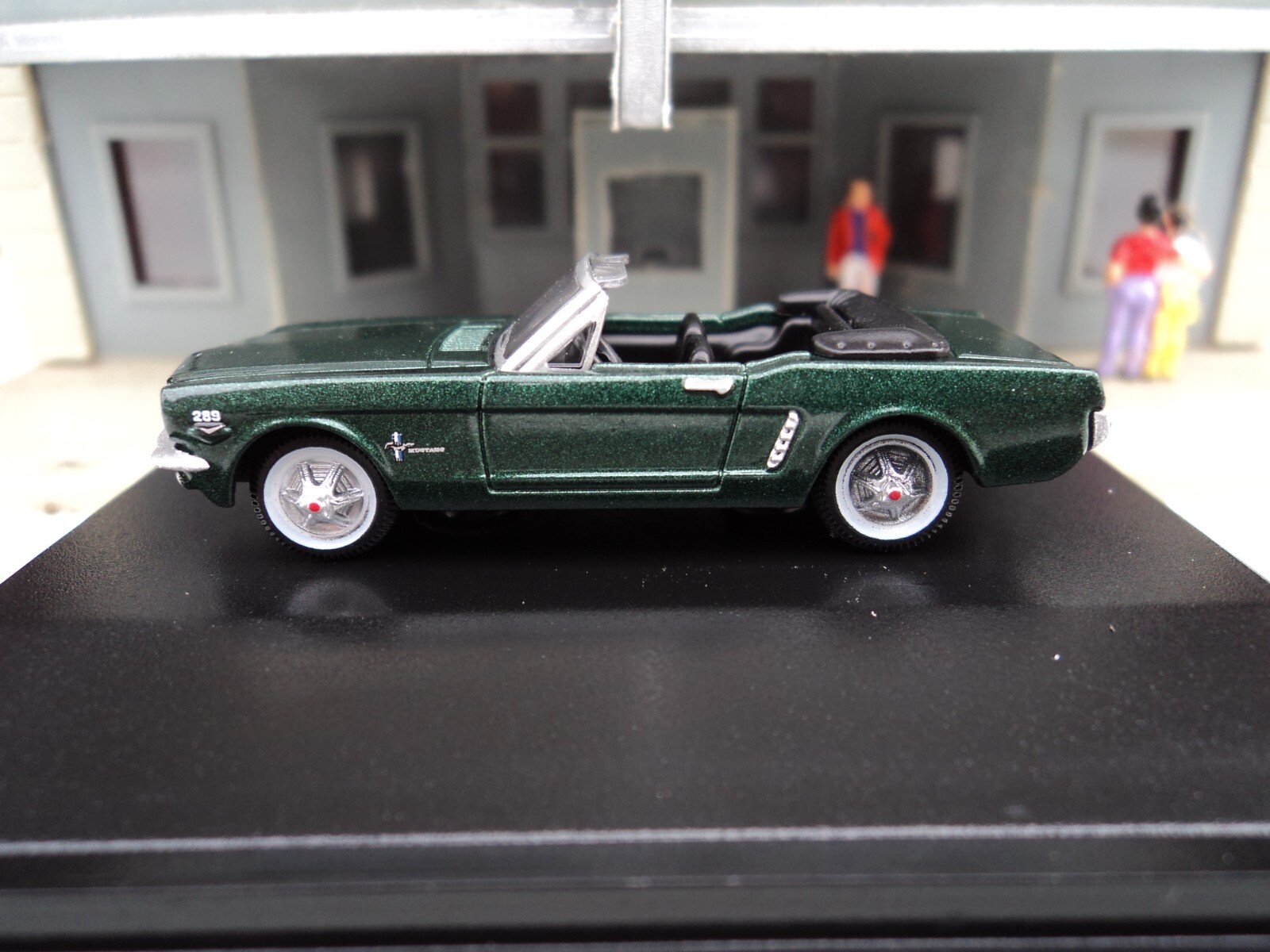 Oxford 1965 Ford Mustang Convertible Green 1/87 HO diecast car