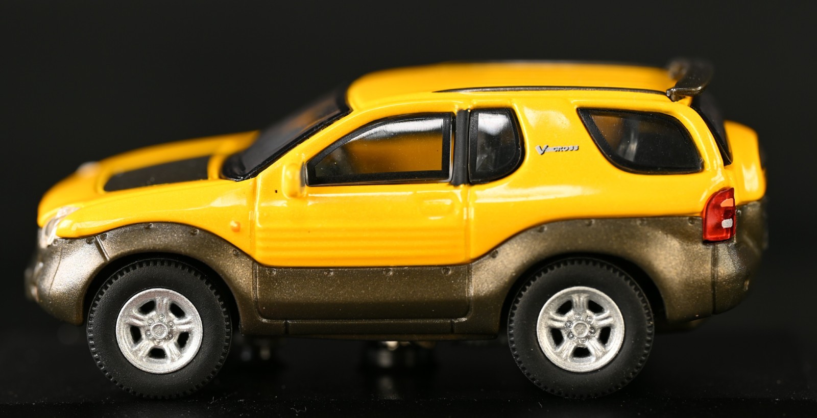 Isuzu V-Cross Yellow 1:72 Diecast Schuco Junior Line Excellent in box