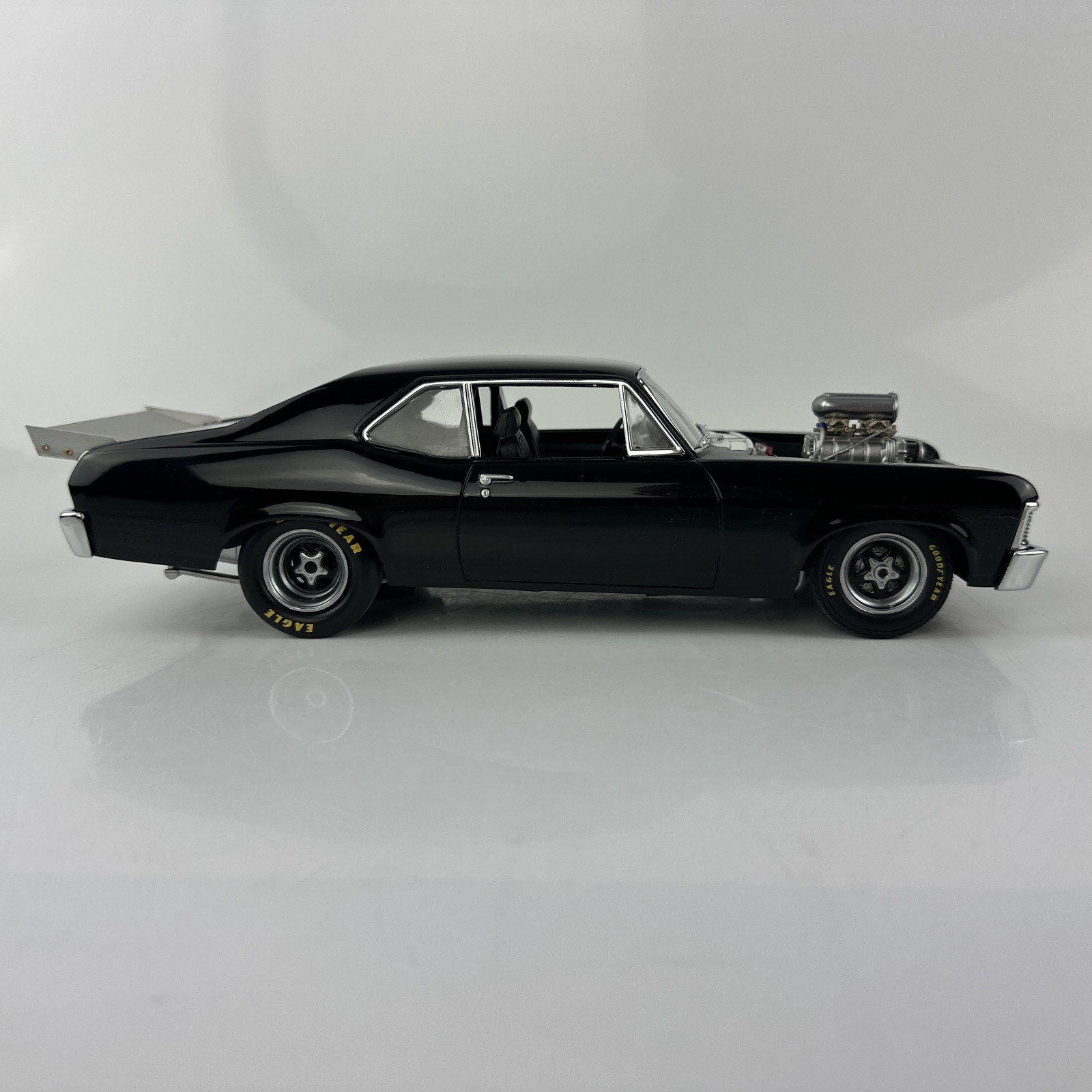 GMP 1320 Kings 1970 Chevrolet Nova 1:18 Diecast Model Street Rod Black/White