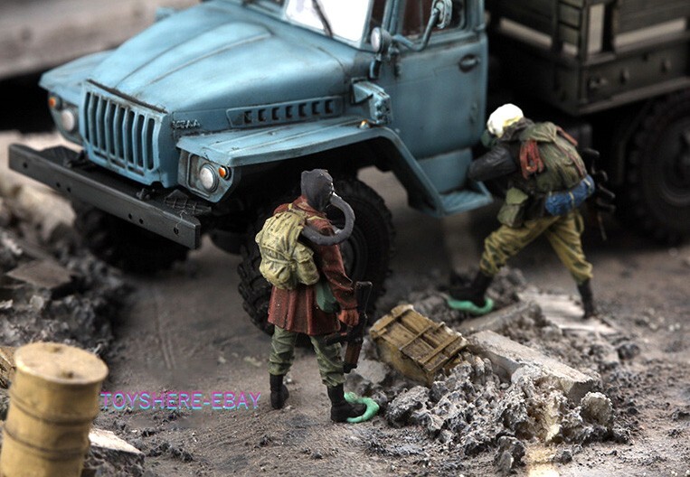1/72 TANK 1:72 2pcs Chernobyl Biochemical Soldier Doomsday Survivor in stock