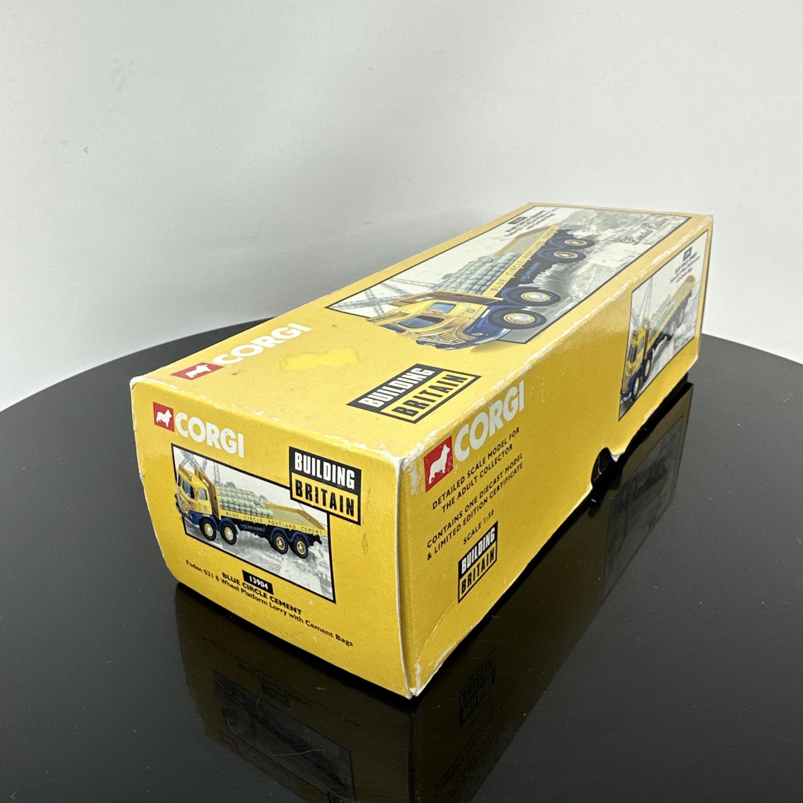 Corgi 13904 Blue Circle Cement Foden S21 8 Wheel Platform Lorry with Cement Bags