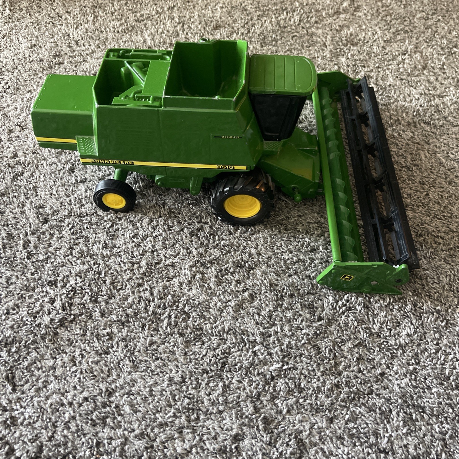 Vintage Metal ERTL John Deere 9510 Maximizer Combine With Bean Header. No Chute