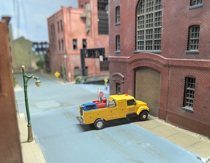 Custom Built 1/87 HO Scale International 4300 Heavy Duty Utility/Work Truck