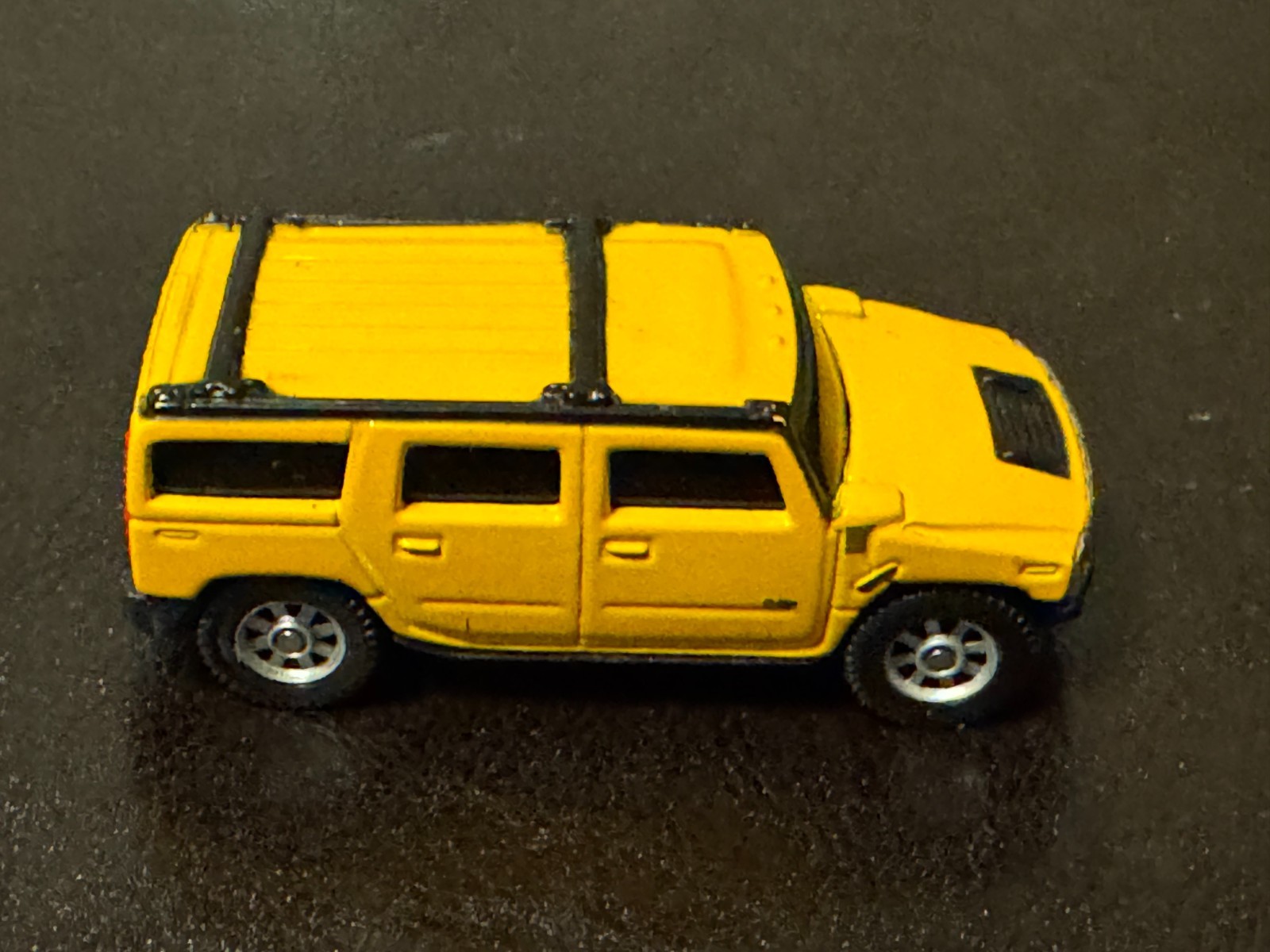 Maisto Hummer H2 1/46 Scale Yellow Diecast SUV Toy Truck