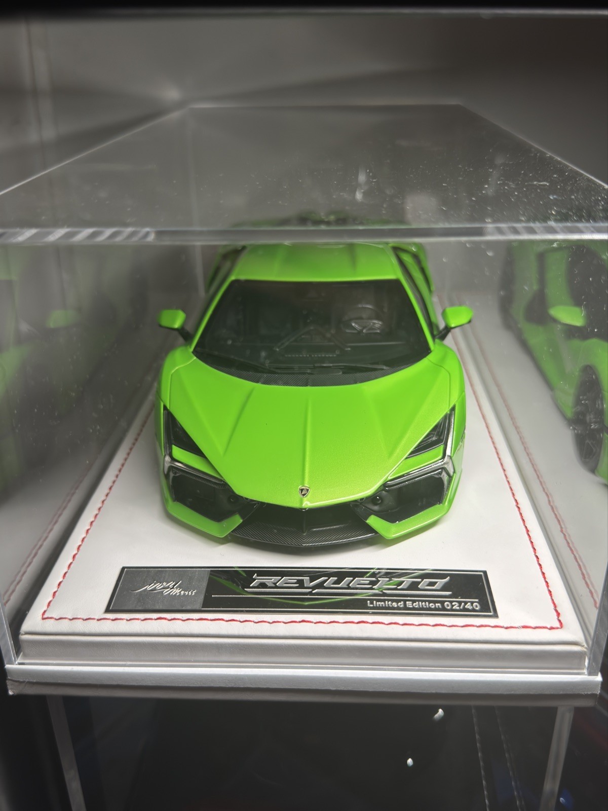 1/18 Ivy Models Lamborghini Revuelto in Green Leather Base 40 pcs