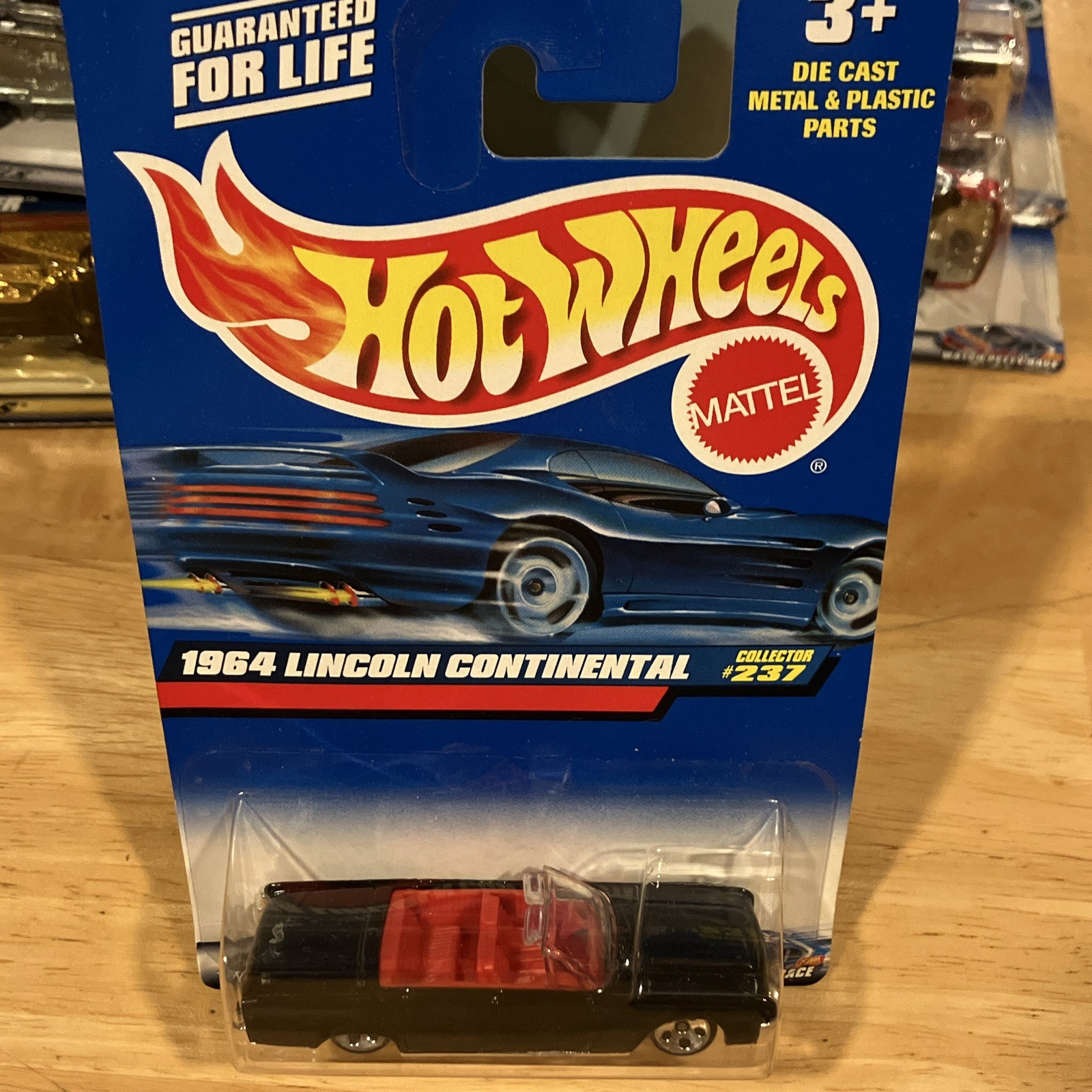 Hot Wheels 1964 Lincoln Continental 1:64 Black/Red Diecast Unopened Box 2000