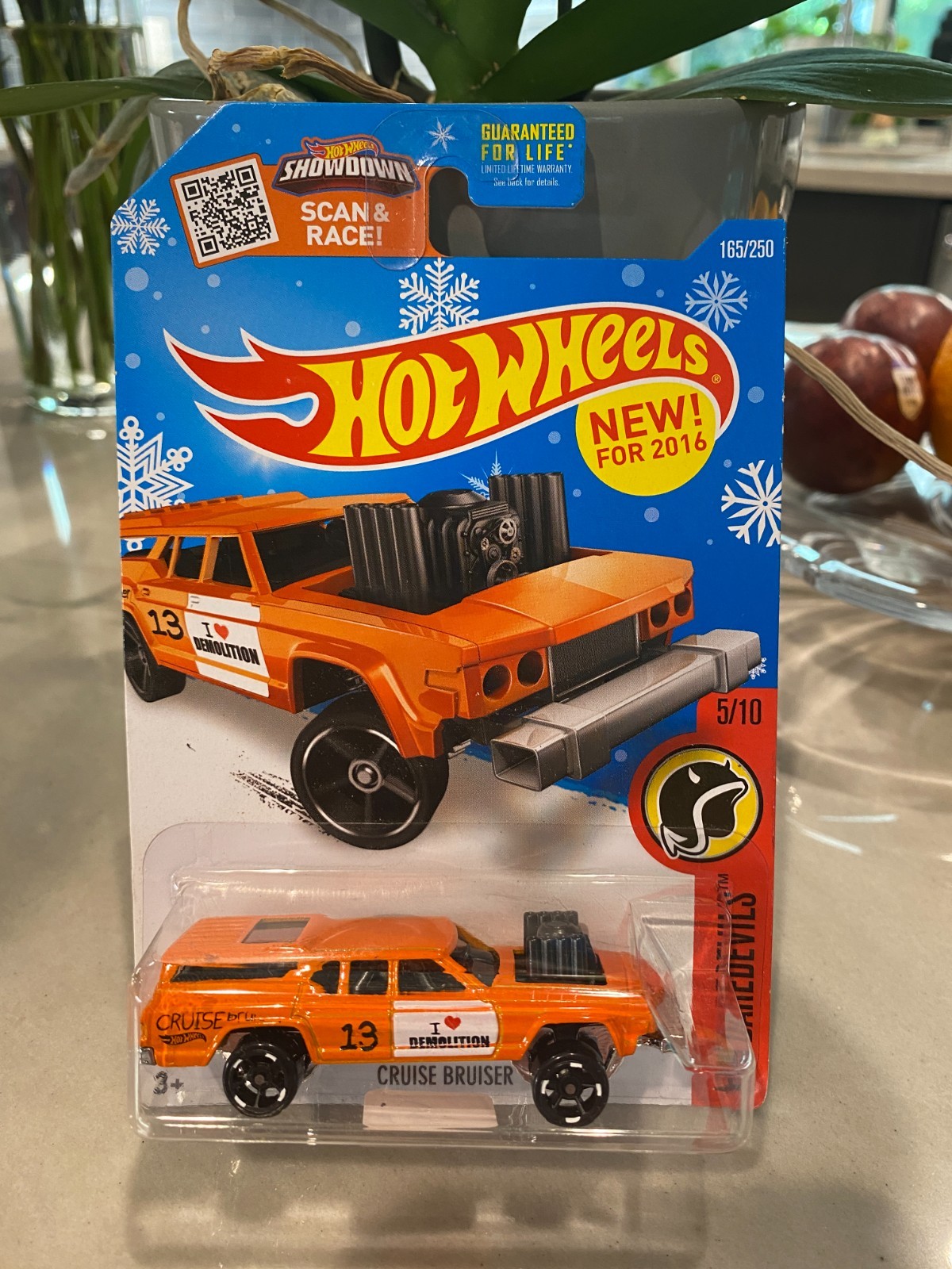 Hot Wheels 2016 HW Daredevils #5/10 Cruise Bruiser #165/250