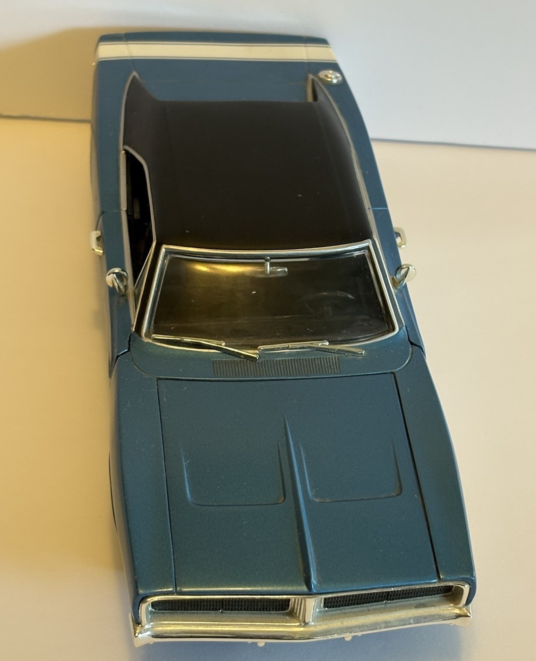 Mattel Hot Wheels 1969 Dodge Charger R/T Blue/Black 1:18 Diecast Car