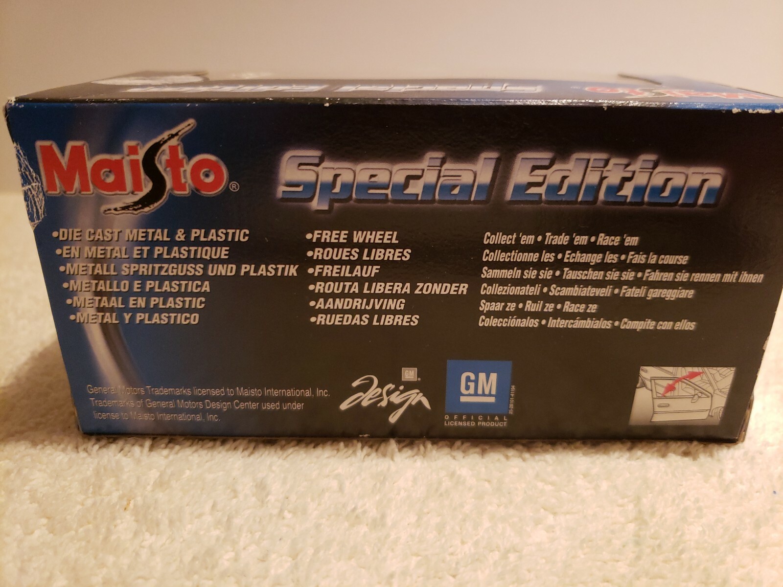Vintage Maisto Car Die-Cast Special Edition Officially Licensed Metal GM CARD
