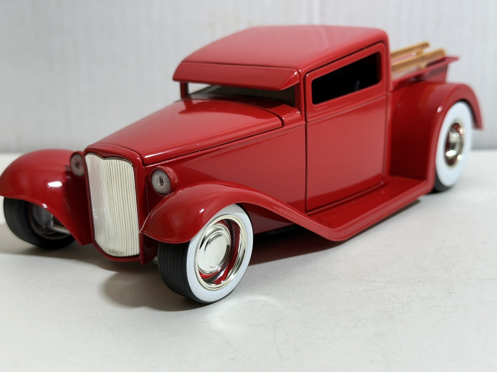 JADA D-RODS 1932 FORD RED 1:24 DIECAST MODEL CAR NEW NO BOX