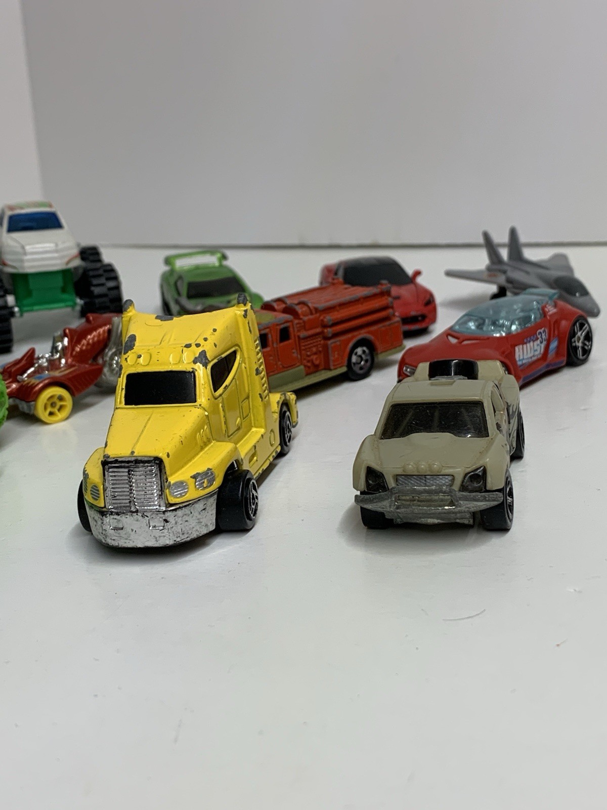 Lot Of 15 Toy Cars Die-cast And Plastic Hot wheels And Other Brands Preowned.