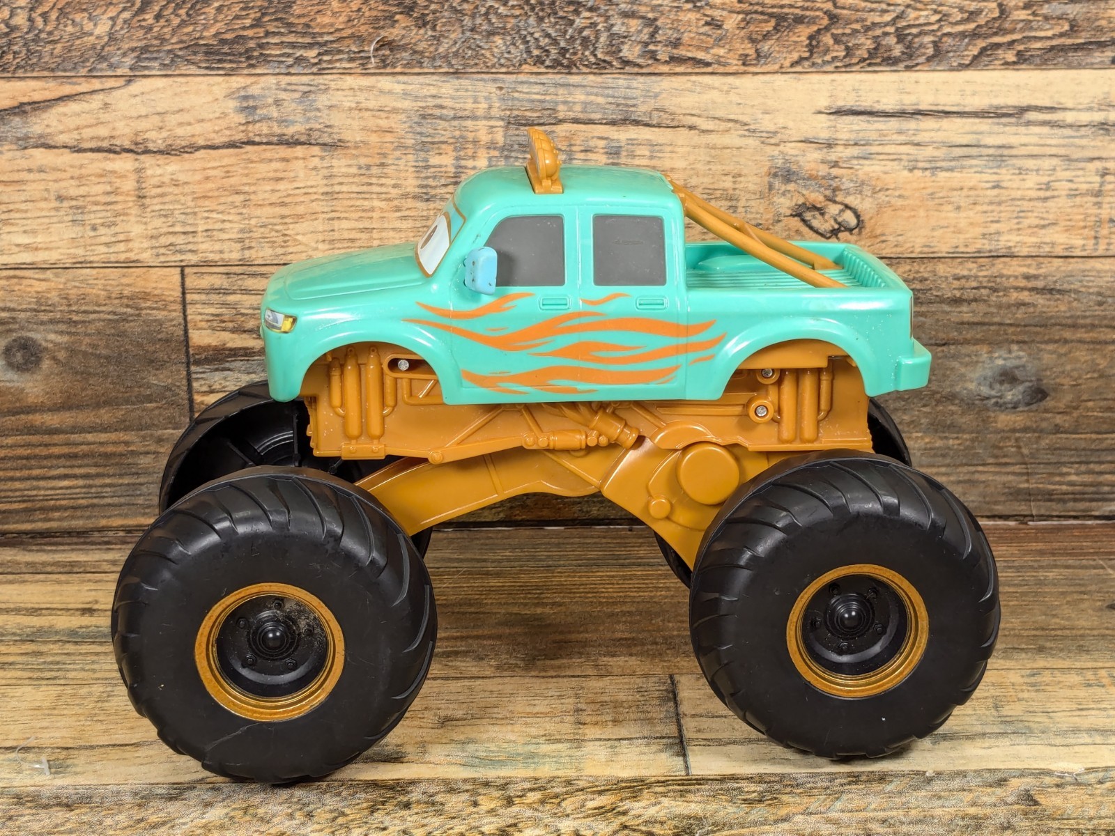 Disney Pixar Cars On the Road Circus Ivy Stunt Vehicle Jumping Monster Truck Toy