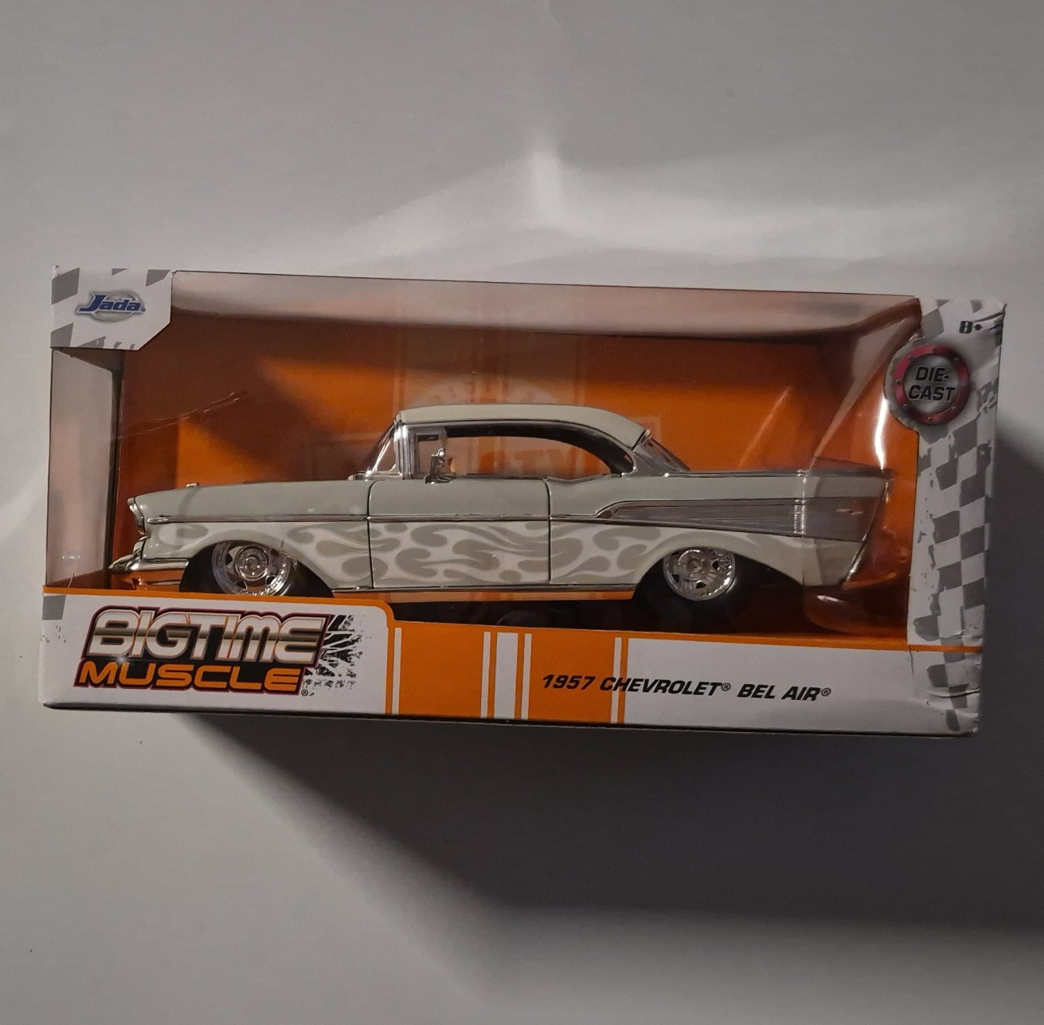 JADA BIGTIME MUSCLE 1957 Chevrolet Bel Air Hard Top 1:24 Diecast Car New