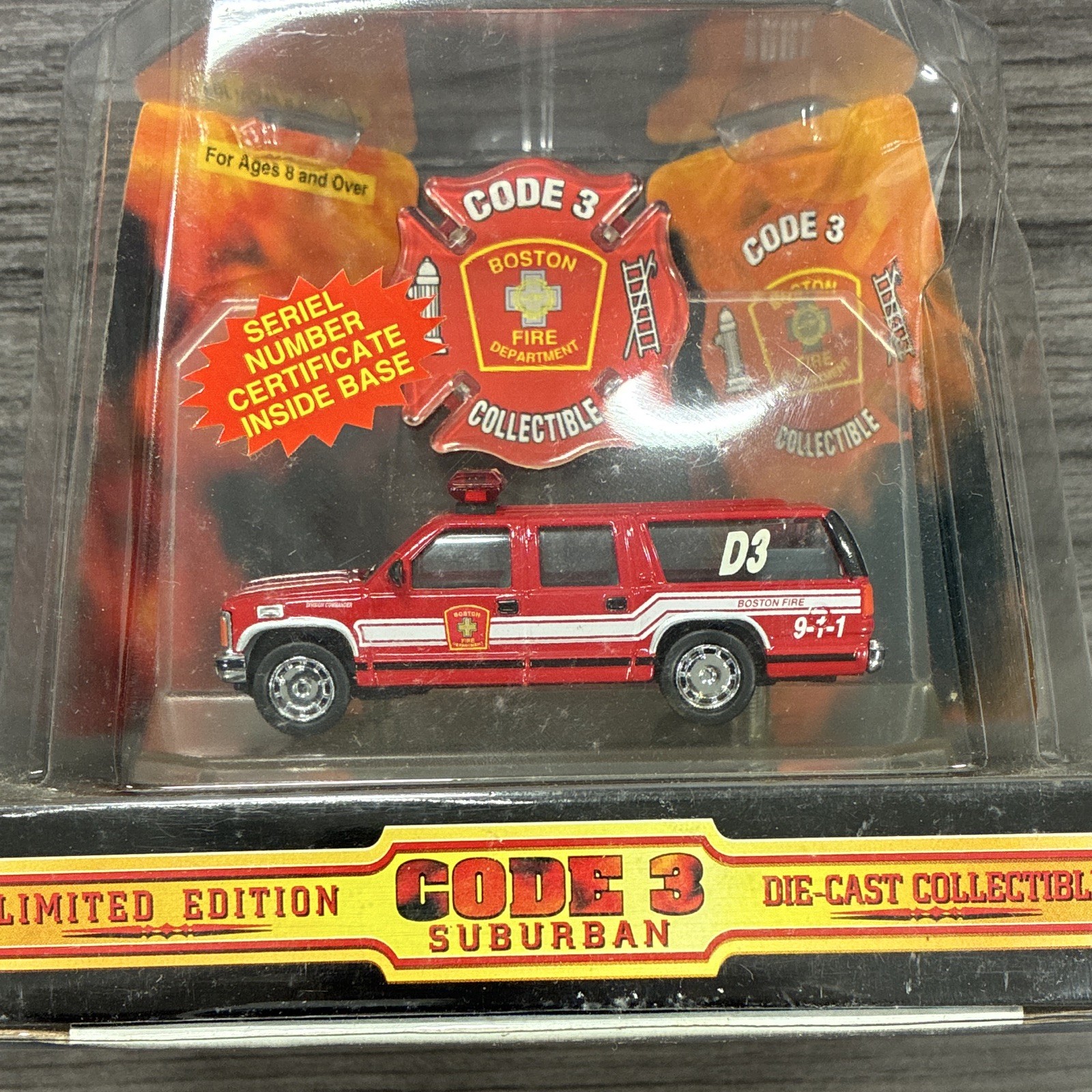 Code 3 Collectibles 1:87 GMC Suburban Boston Fire Dept Diecast Limited w/ Case