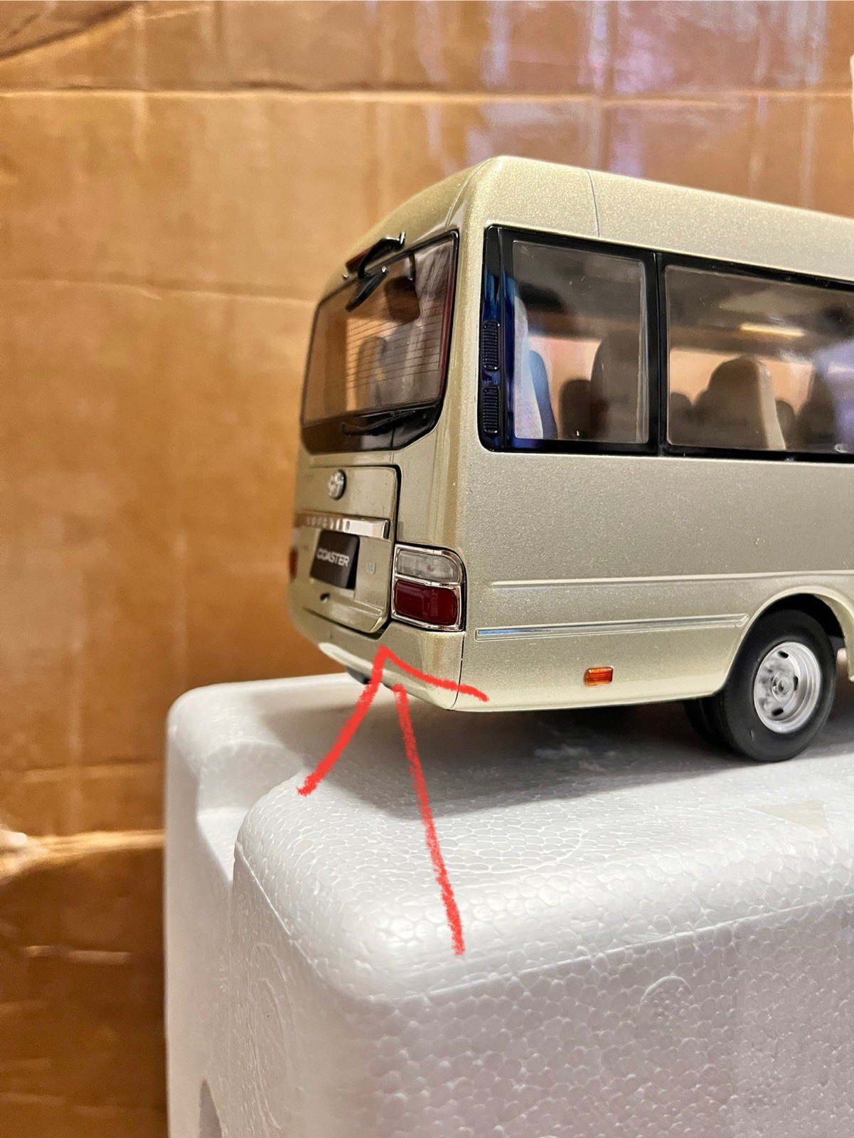 1:24 Scale Toyota Coaster Liesse Passenger Minibus Diecast Model Car