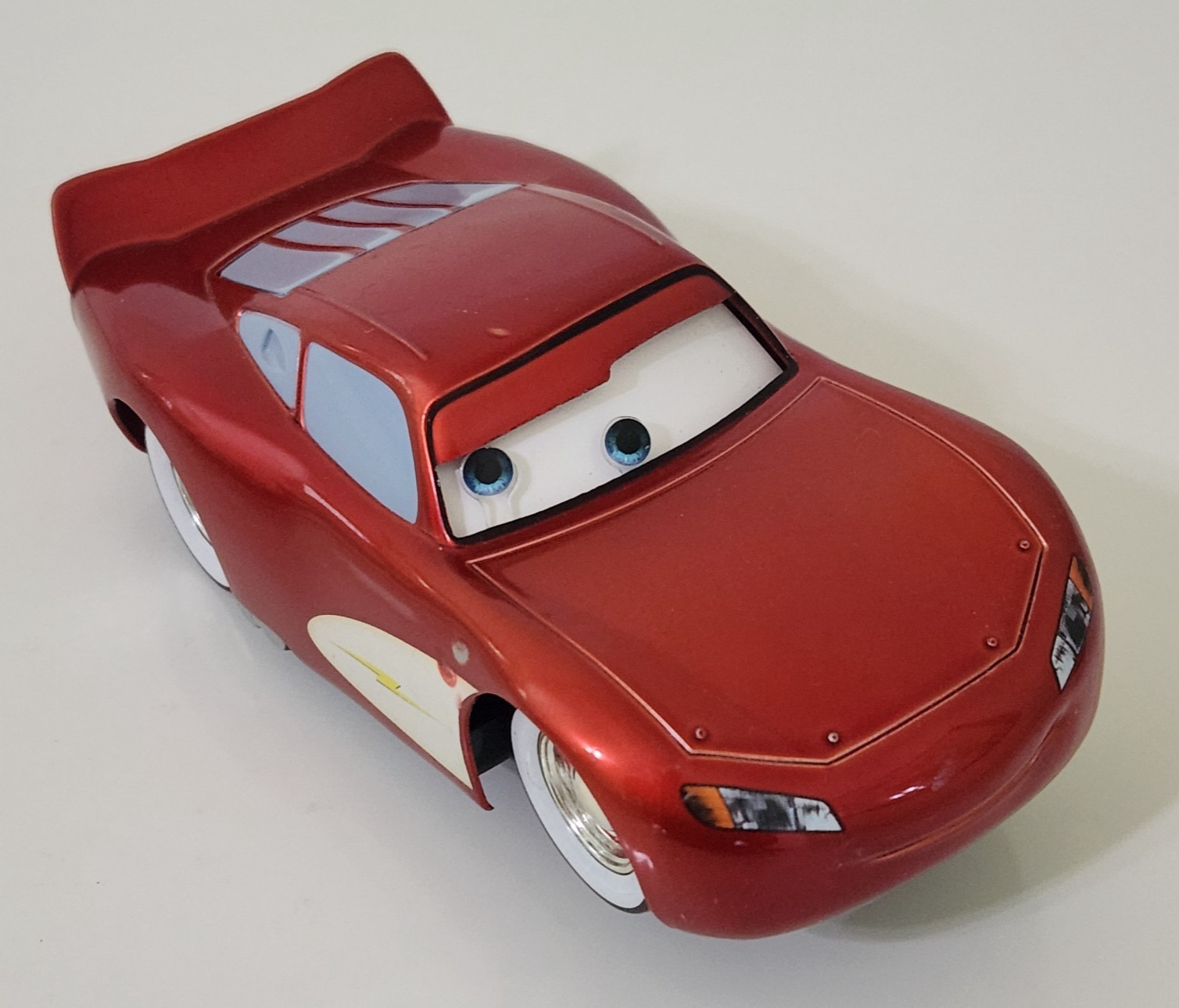 Disney Store Cars Cruisin’ Lightning McQueen Talking Pullback Wheelie Action 6″