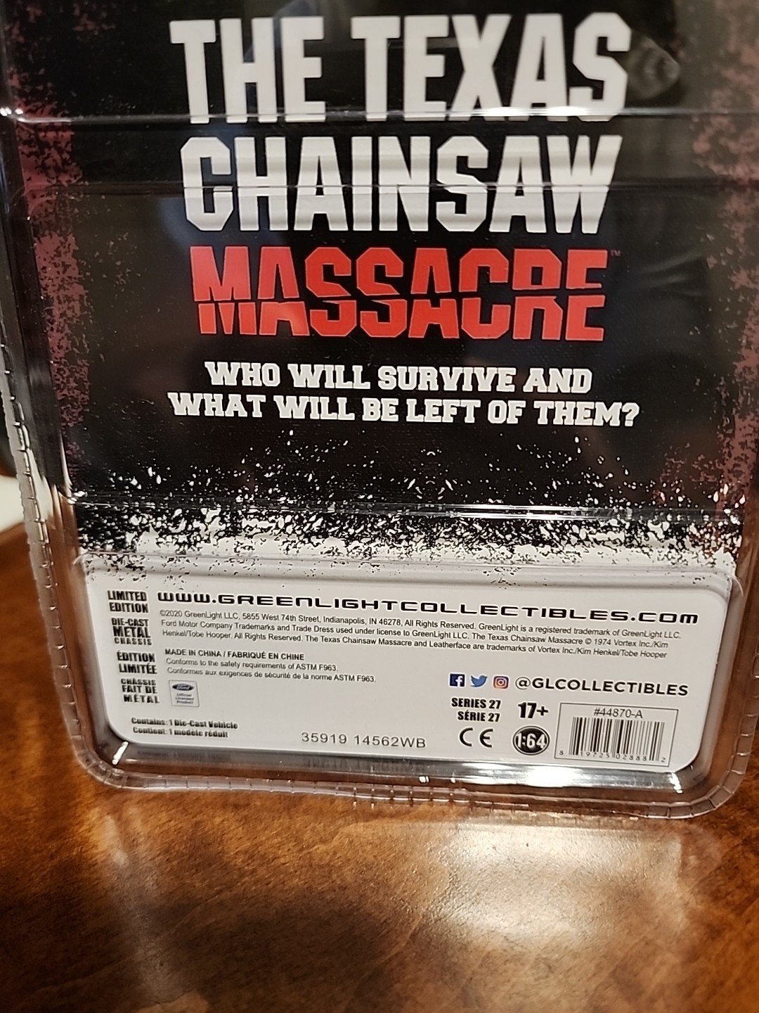 Greenlight Hollywood 1972 Ford Club Wagon The Texas Chainsaw Massacre — CHASE