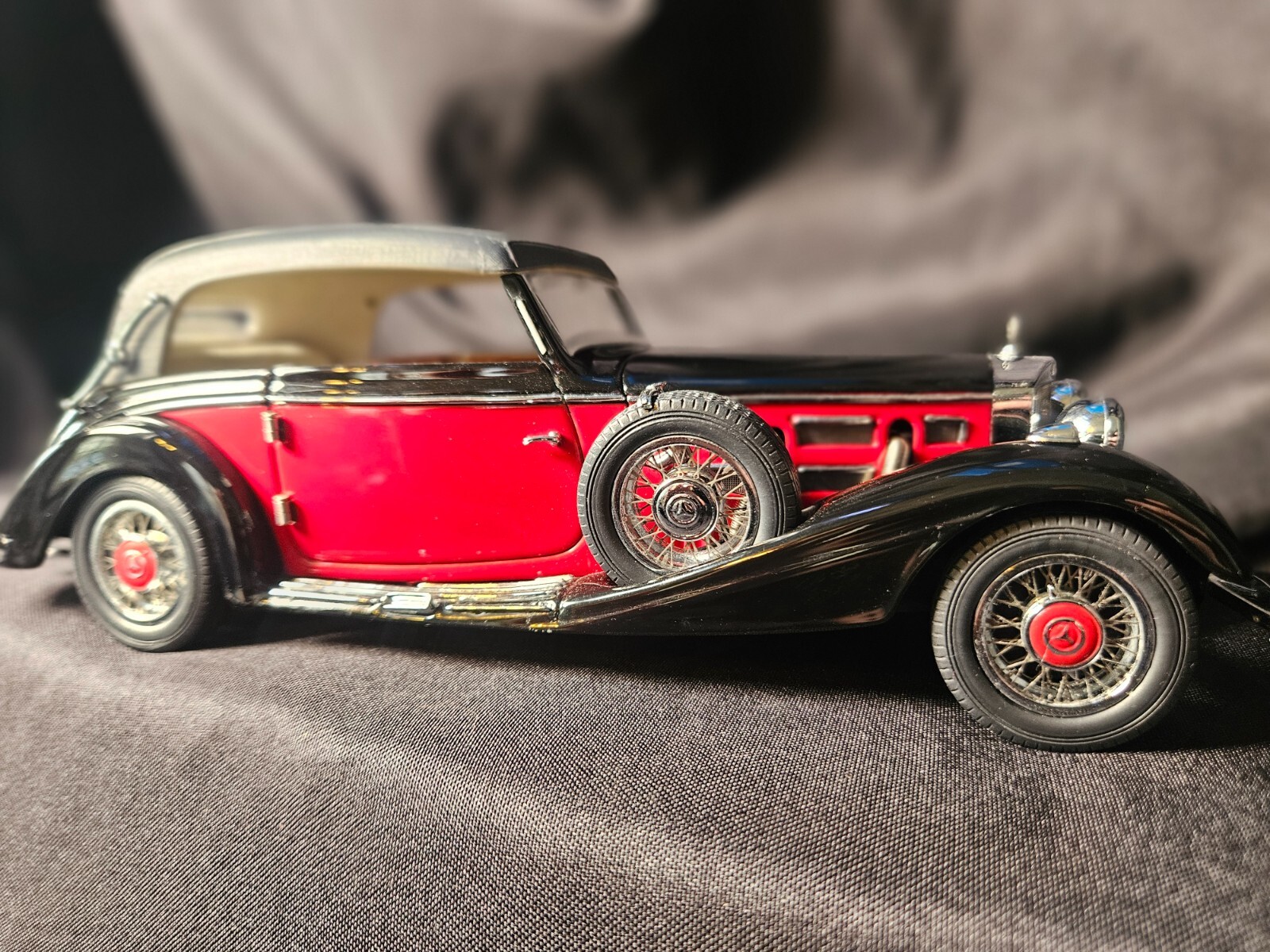 CMC 1936 Mercedes 540K Closed Roof 1:24 Scale Inv. #1989